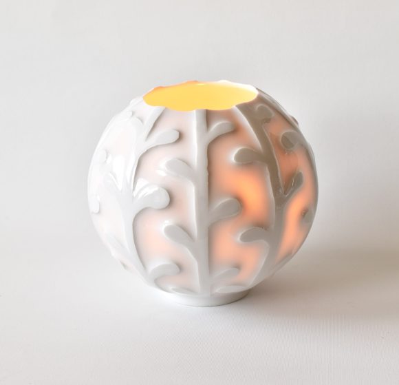 Porcelánový svícen - Prosvítání