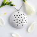 Porcelánový přívěsek - White Flower