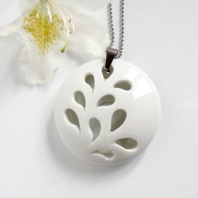 Porcelánový náhrdelník - White Flower