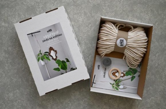 MACRAMÉ ZÁVĚS NA KVĚTINÁČ DIY KIT (TVOŘIVÝ SET + NÁVOD) - VAR. KROUCENÝ